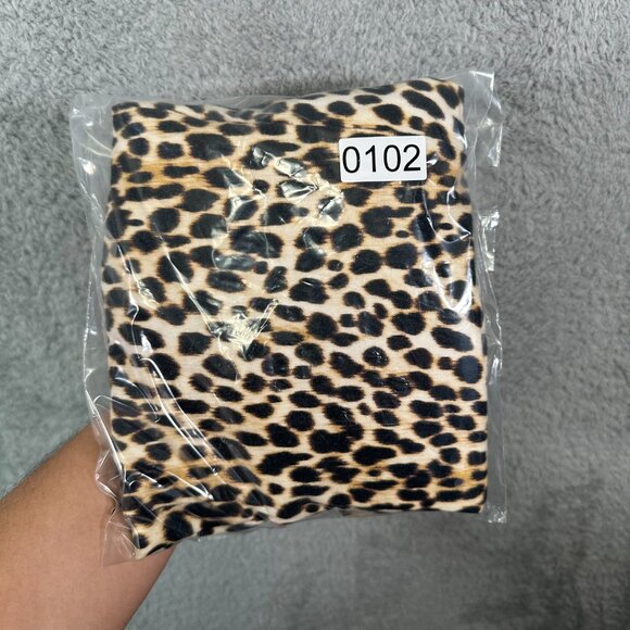 Torrid short 5 Inch Signature Waist Dolphin Hem Bike Short - Picture 6 of 6